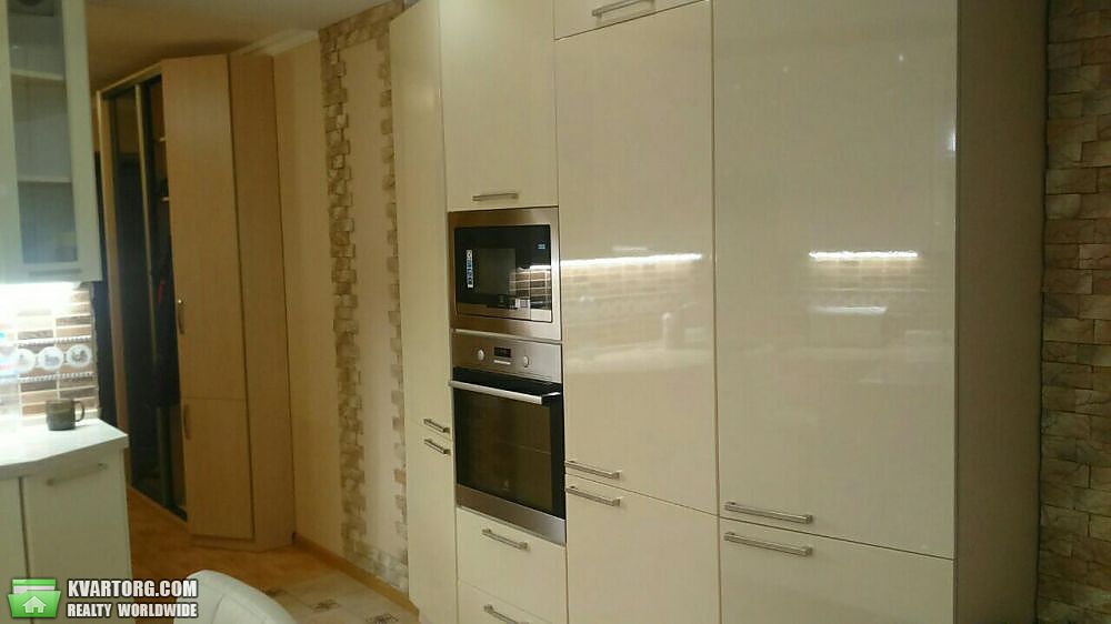 Rent out 2-room apartment. Киев,  Верховинная — photo 4