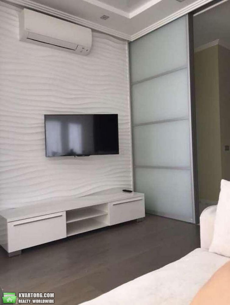 Rent out 2-room apartment. Киев,  Глубочицкая — photo 2