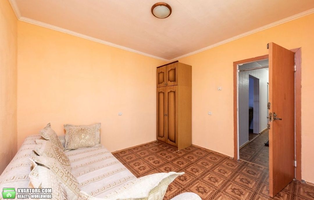 Rent out 3-room apartment. Киев,  Руденко — photo 3