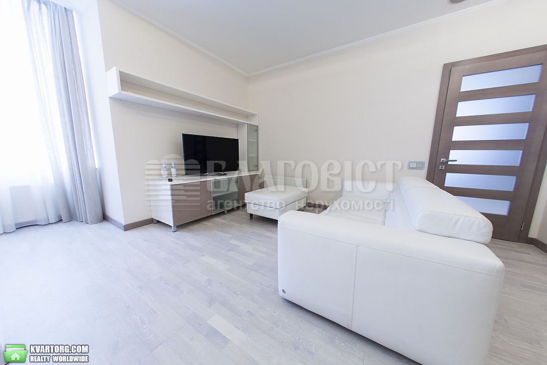 Rent out 3-room apartment. Киев,  Соломенская — photo 4