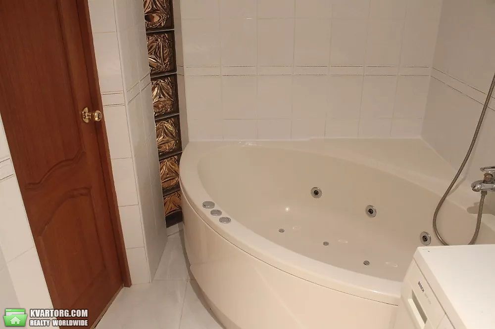 Rent out 3-room apartment. Киев,  Герцена — photo 5