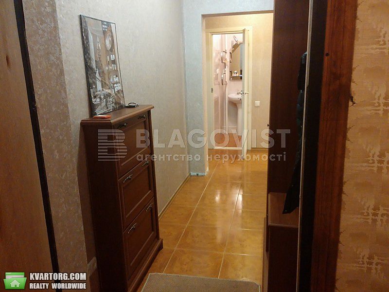 Rent out 2-room apartment. Киев,  Русановский бул — photo 10