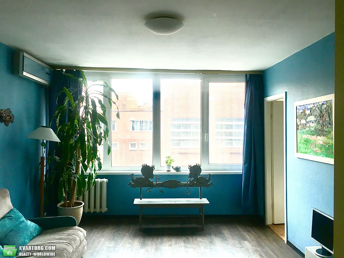 Sell 3-room apartment. Киев,  Дмитриевская — photo 1