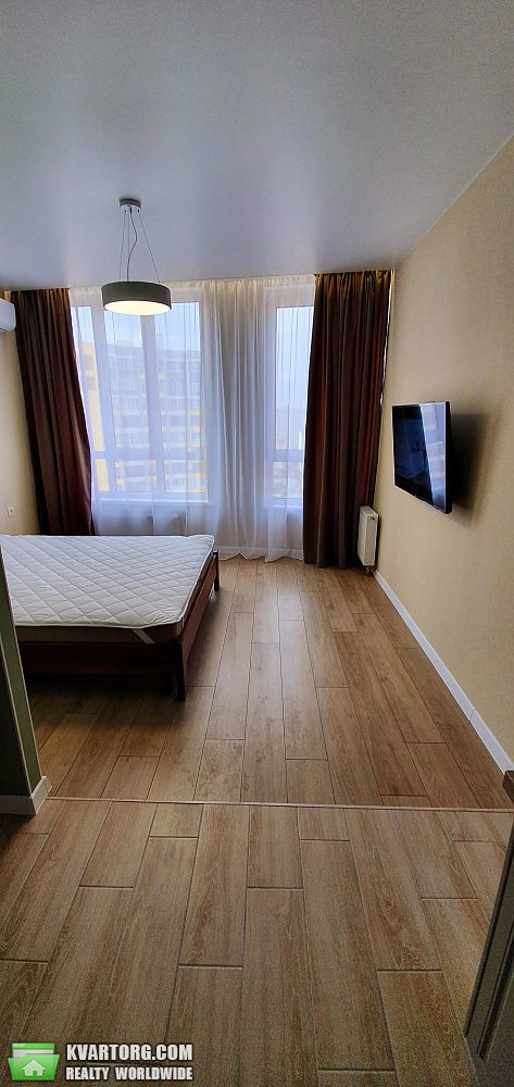 Rent out 1-room apartment. Киев, Каховська вул. — photo 2