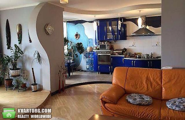 Sell 4-room apartment. Киев,  Клиническая — photo 2