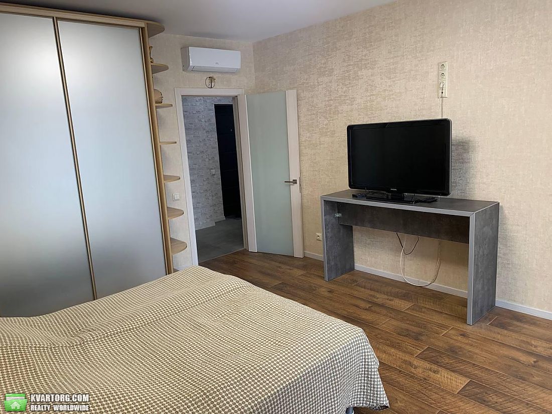 Sell 1-room apartment. Киев,  Метрологическая — photo 1