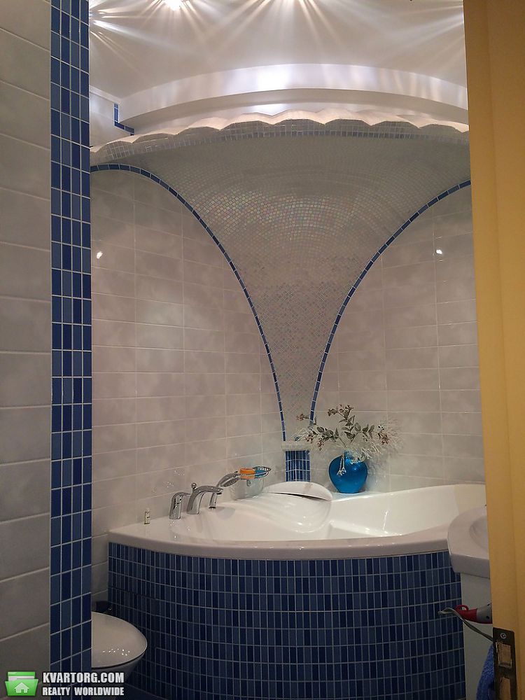 Rent out 3-room apartment. Киев,  Жилянская — photo 6