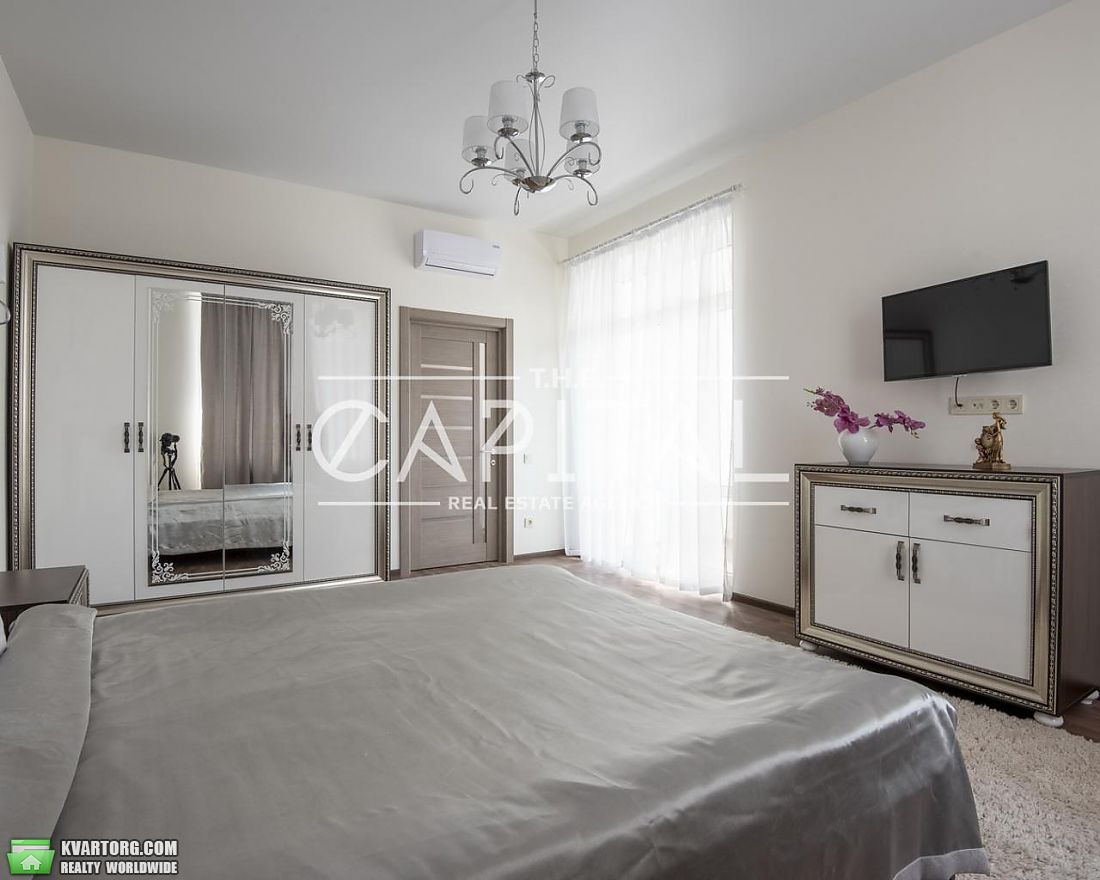 Rent out 2-room apartment. Киев, Евгения Коновальца — photo 2
