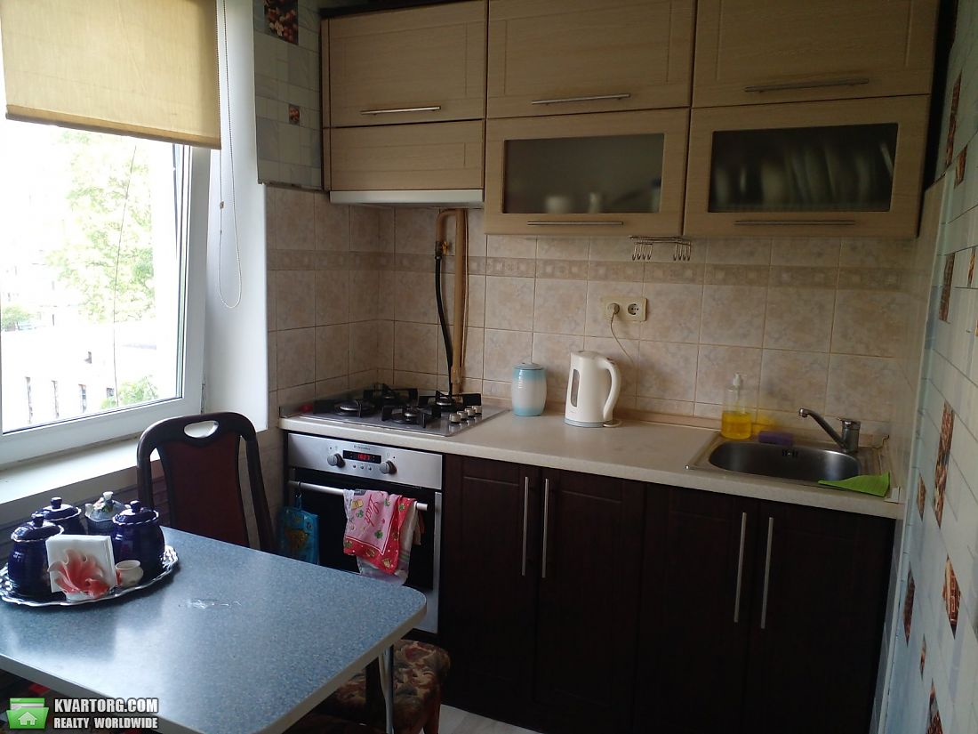 Rent out 1-room apartment. Киев,  Курнатовского — photo 2