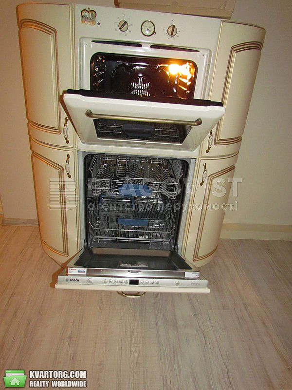 Rent out 2-room apartment. Киев,  Эспланадная — photo 10