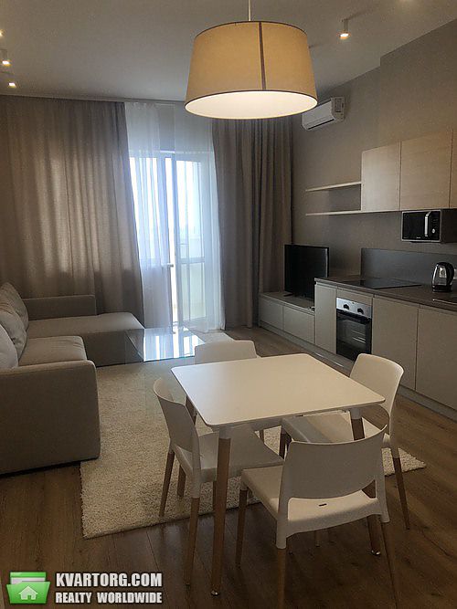 Rent out 2-room apartment. Киев,  Драгомирова — photo 2