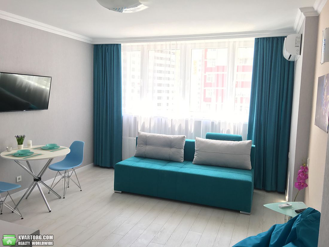 Rent out 1-room apartment. Киев,  Драгоманова — photo 1