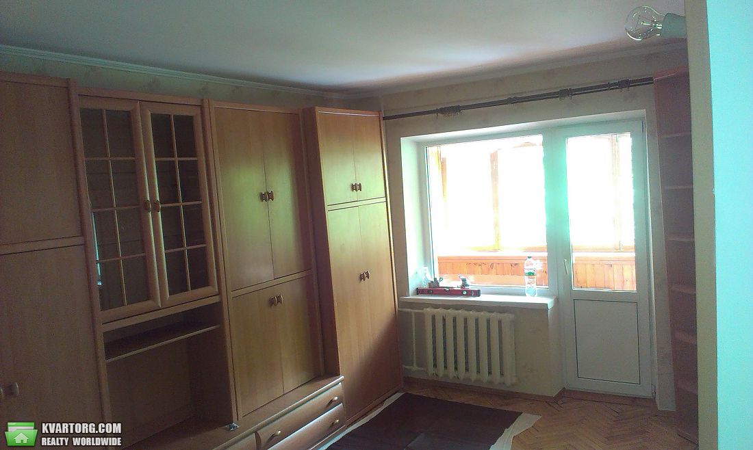 Sell 3-room apartment. Киев,  Ромена Роллана бул — photo 1
