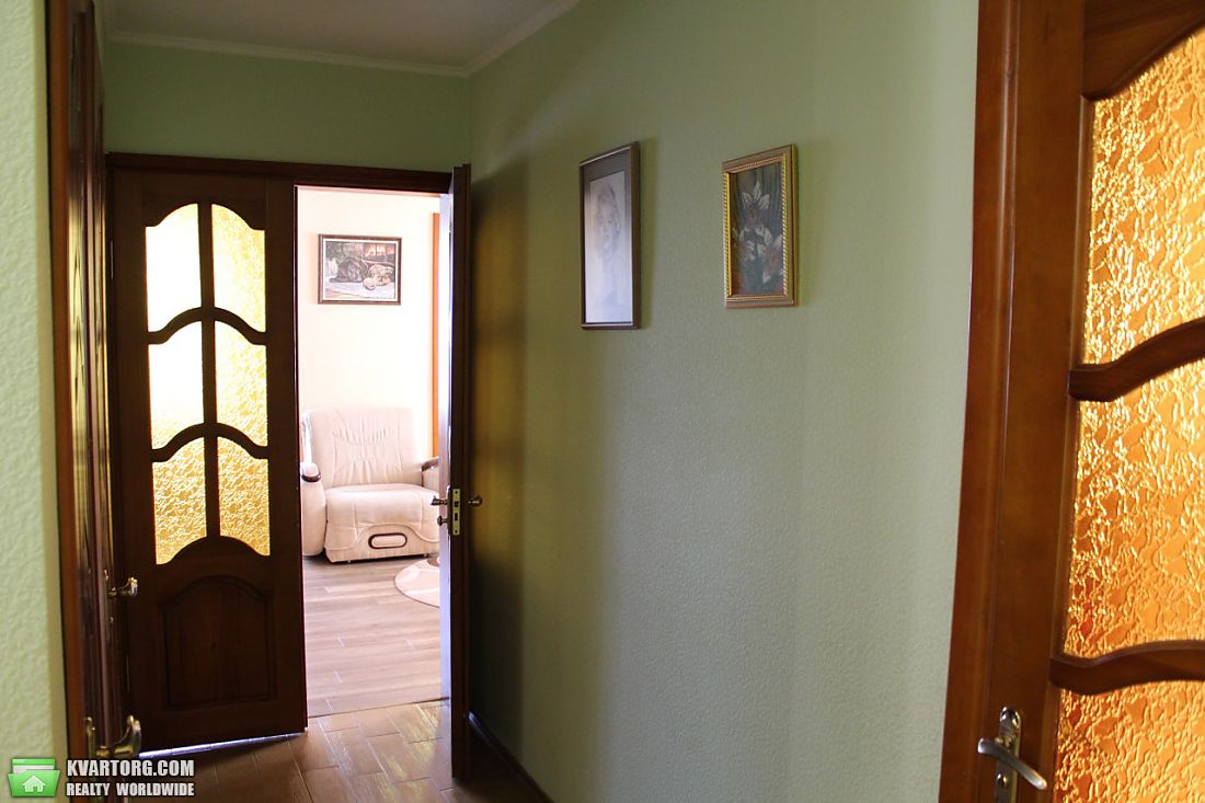 Rent out 2-room apartment. Киев,  Олевская — photo 9