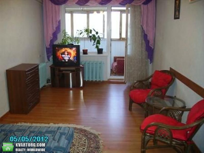 Rent out 2-room apartment. Киев,  Лисковская — photo 7