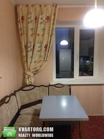 Rent out 2-room apartment. Киев,  Декабристов — photo 4