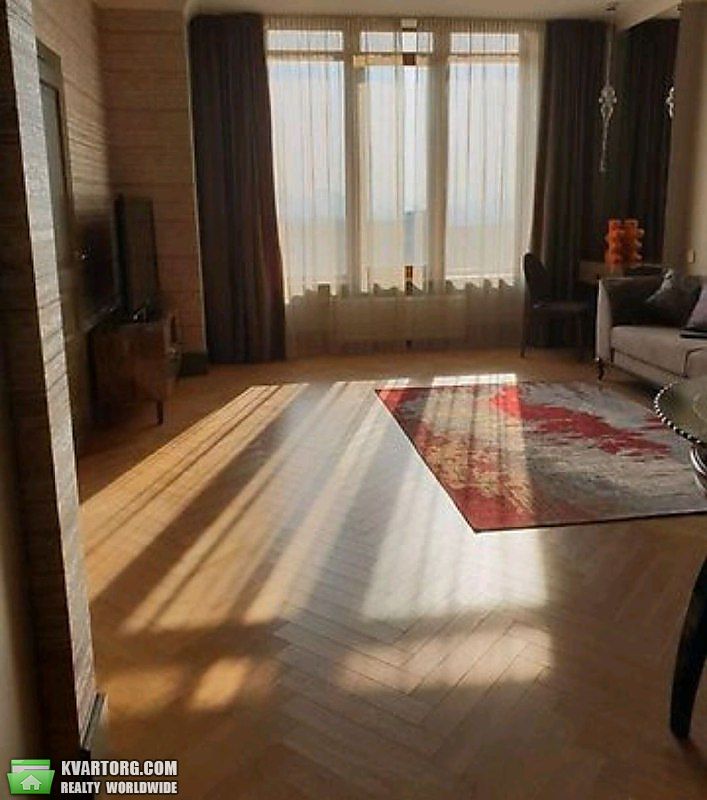 Rent out 2-room apartment. Киев,  Жилянская — photo 7