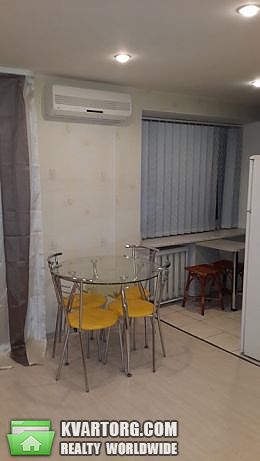 Rent out 2-room apartment. Киев,  Неманская — photo 2