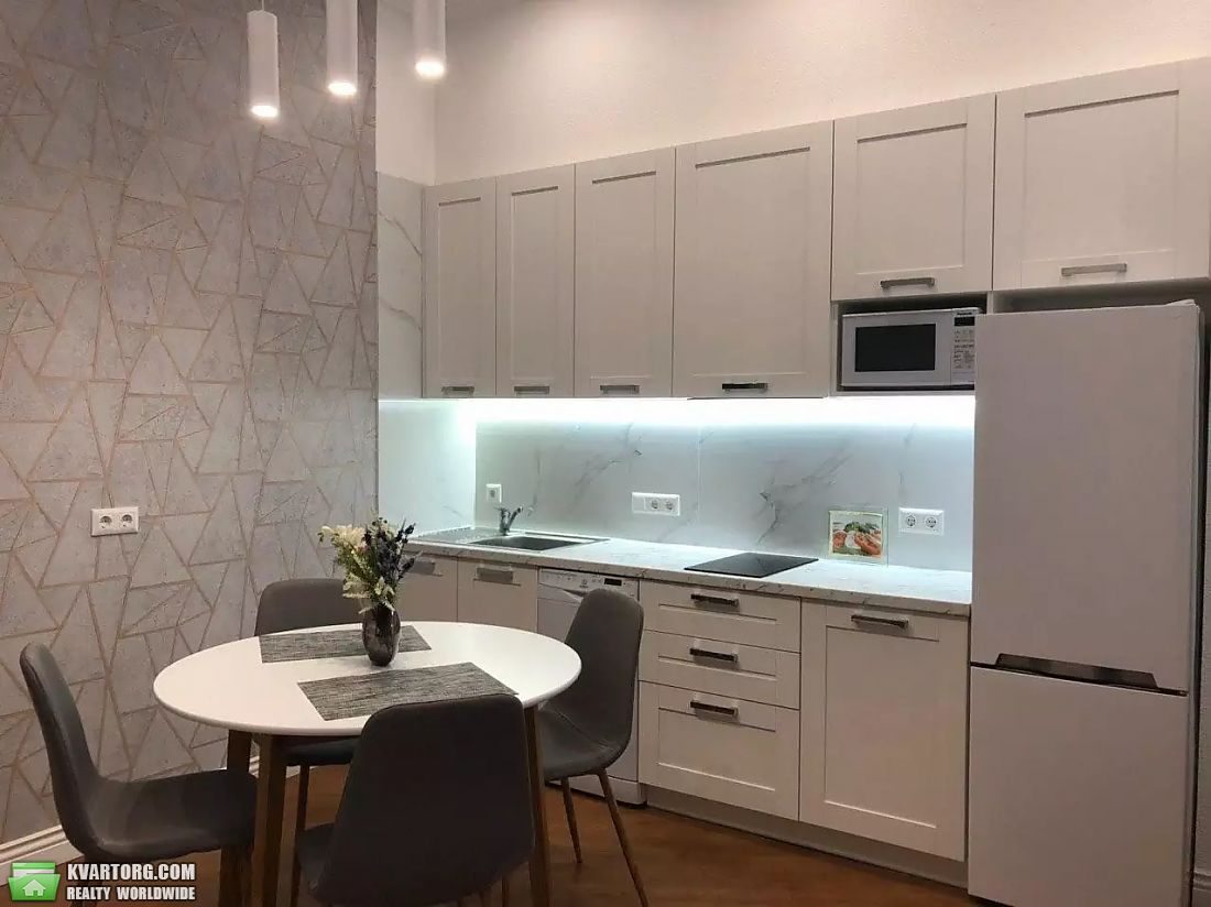 Rent out 2-room apartment. Киев, Малая Житомирская — photo 3
