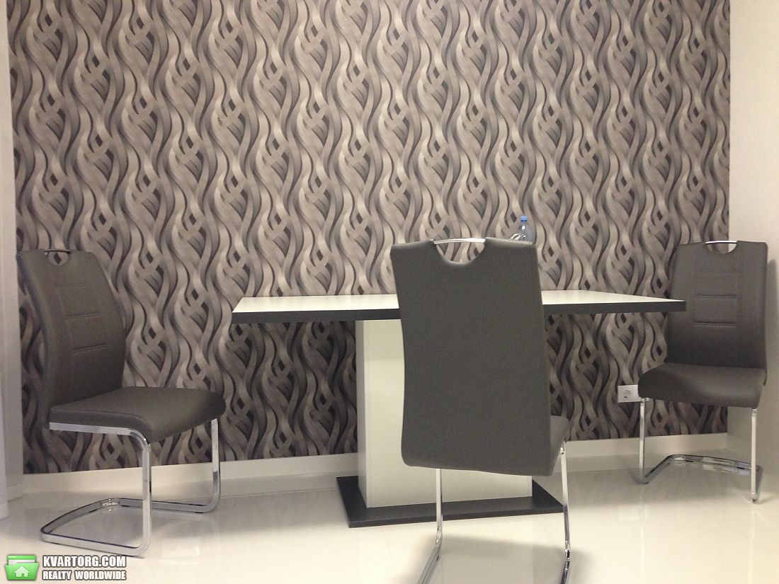 Rent out 2-room apartment. Киев, Комарова — photo 4