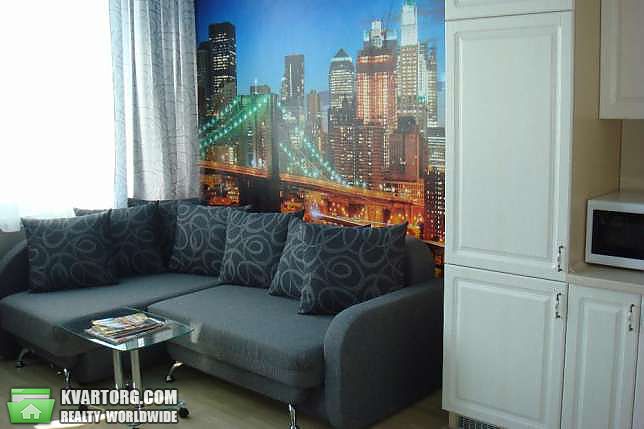 Rent out 2-room apartment. Киев,  Вышгородская — photo 1