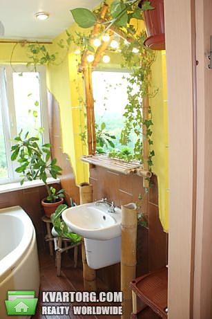 Rent out 2-room apartment. Киев,  Русановская наб — photo 9