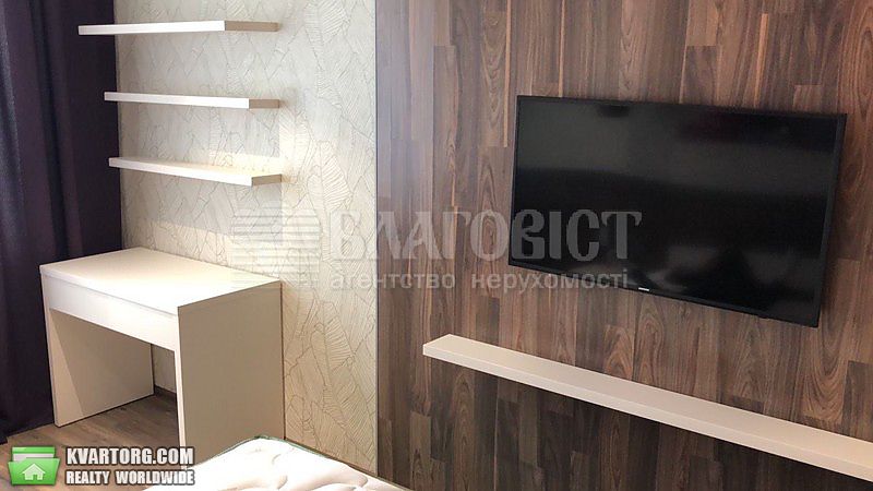 Rent out 2-room apartment. Киев,  Герцена — photo 4