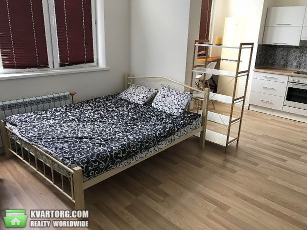 Rent out 1-room apartment. Киев,  Урловская — photo 4