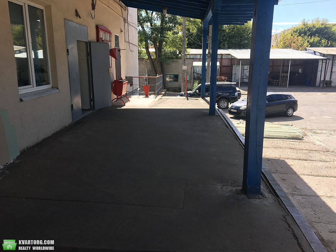 Rent out warehouse. Киев,  Волынская — photo 1