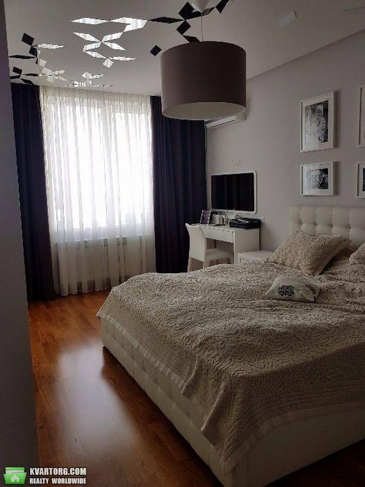 Rent out 3-room apartment. Киев,  Коломиевский пер — photo 1
