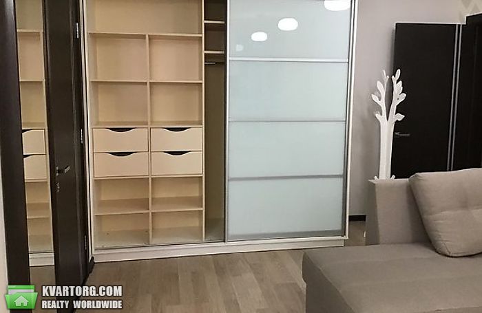 Rent out 1-room apartment. Киев,  Большая Житомирская — photo 8