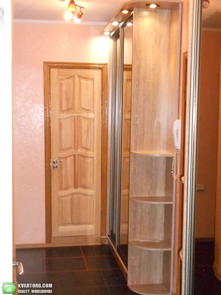Rent out 2-room apartment. Киев,  Луначарского — photo 2