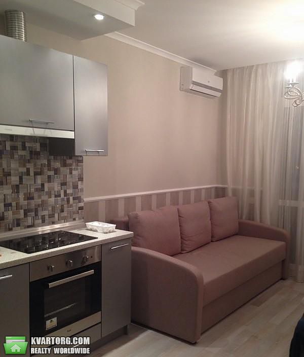 Rent out 2-room apartment. Киев,  Гетьмана — photo 1