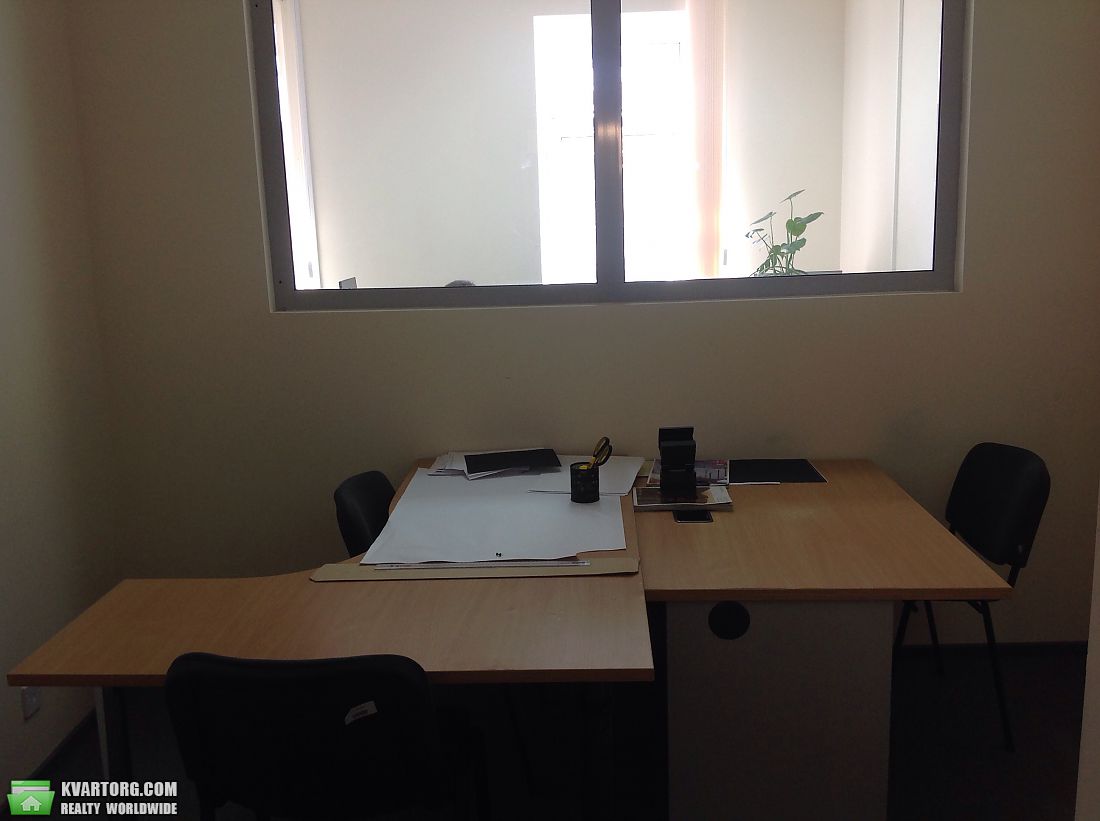 Rent out office. Киев,  Жилянская — photo 1
