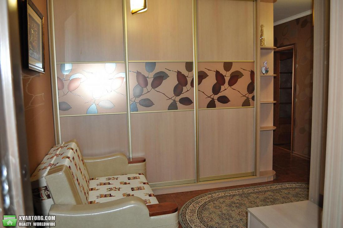 Rent out 2-room apartment. Киев,  Дегтяревская — photo 9