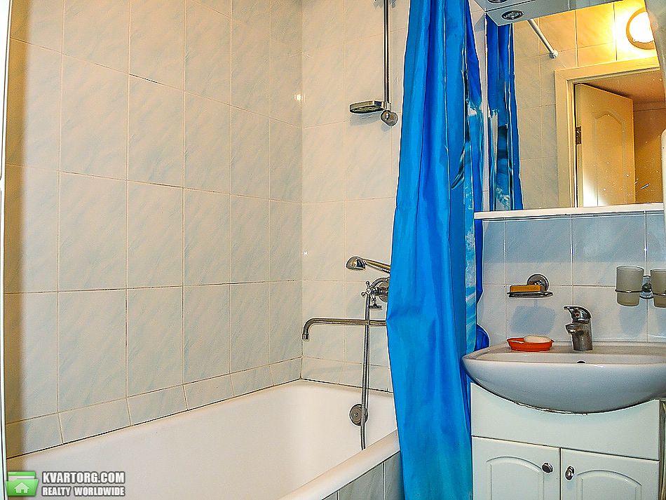 Rent out 2-room apartment. Киев, Бойченко — photo 4