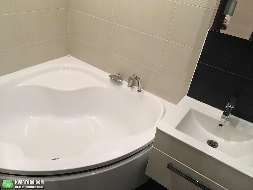 Rent out 3-room apartment. Киев,  Зодчих — photo 6