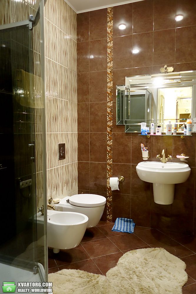 Rent out 3-room apartment. Киев,  Вышгородская — photo 10