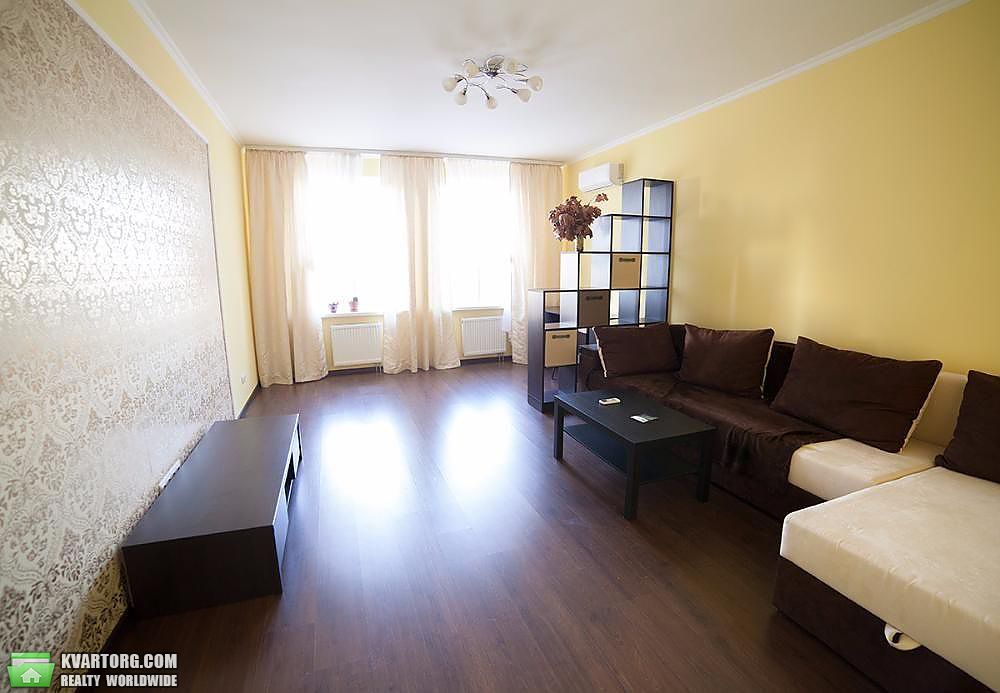 Rent out 2-room apartment. Киев,  Клавдиевская — photo 1