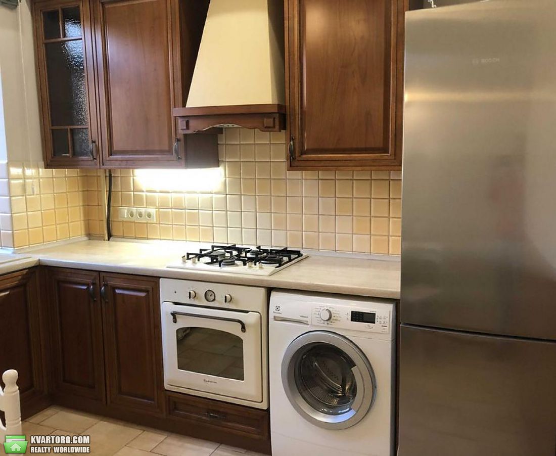 Rent out 3-room apartment. Киев,  Сечевых Стрельцов — photo 1