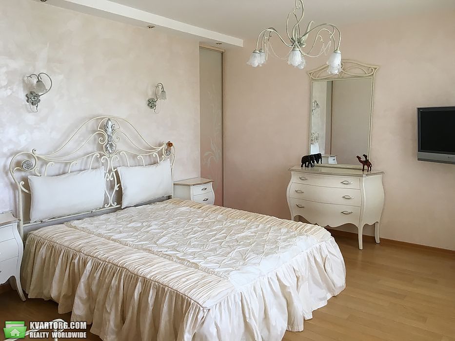 Rent out 2-room apartment. Киев,  Никольско-Слободская — photo 3