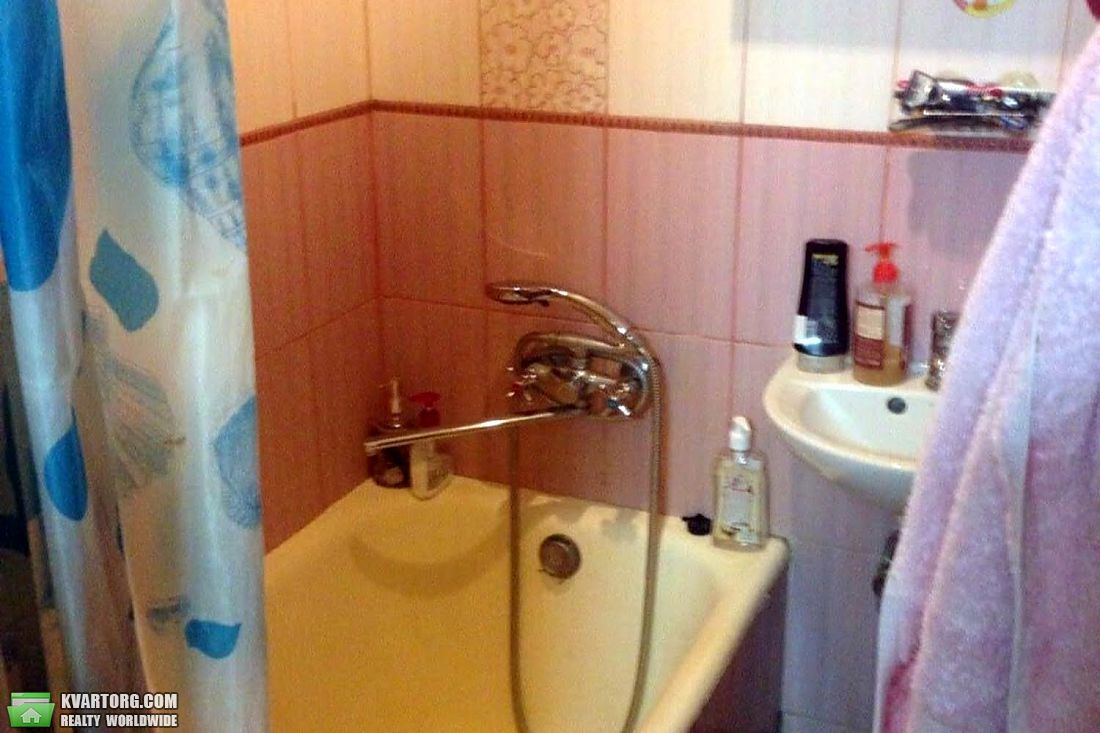 Rent out 2-room apartment. Киев,  Шамрыло — photo 8