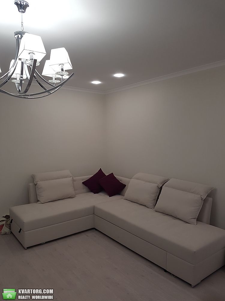 Rent out 1-room apartment. Киев, Харьковское  шоссе — photo 9