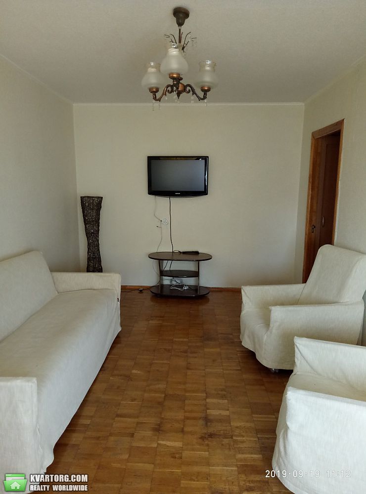 Rent out 2-room apartment. Киев, Оболонская площадь — photo 4