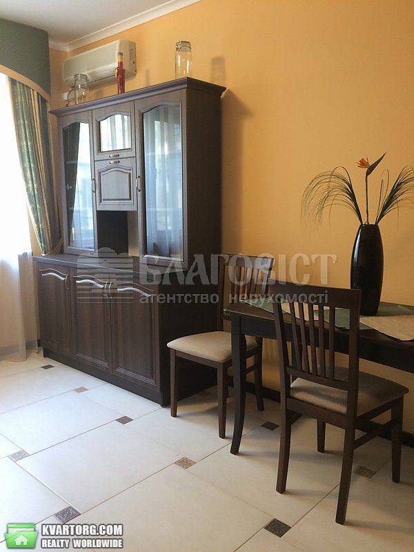 Rent out 2-room apartment. Киев,  Межигорская — photo 2