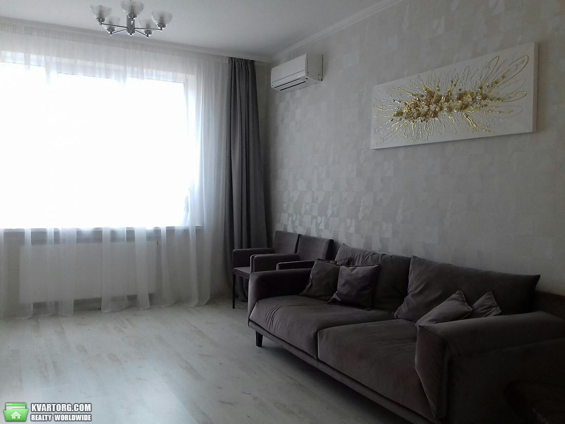 Rent out 2-room apartment. Киев,  Саксаганского — photo 10