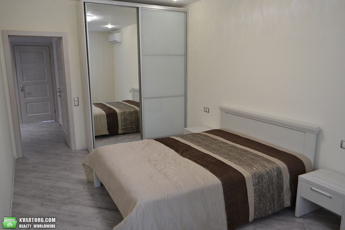 Rent out 3-room apartment. Киев,  Ломоносова — photo 9
