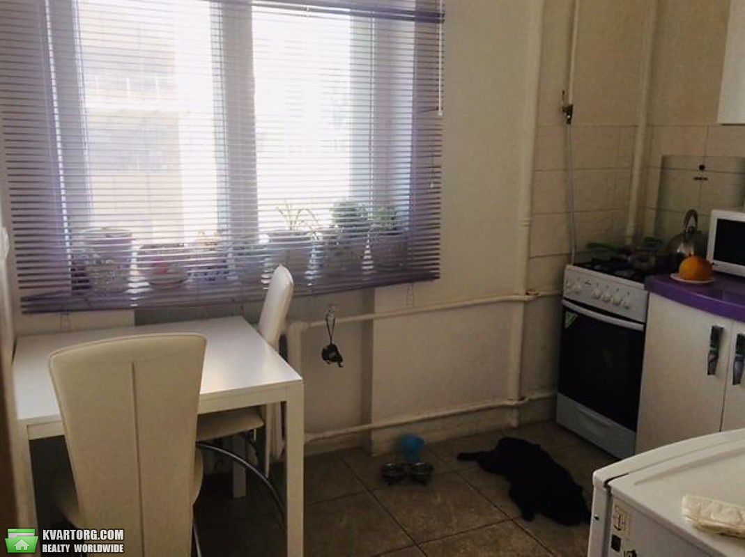 Sell 1-room apartment. Киев,  Жилянская — photo 2