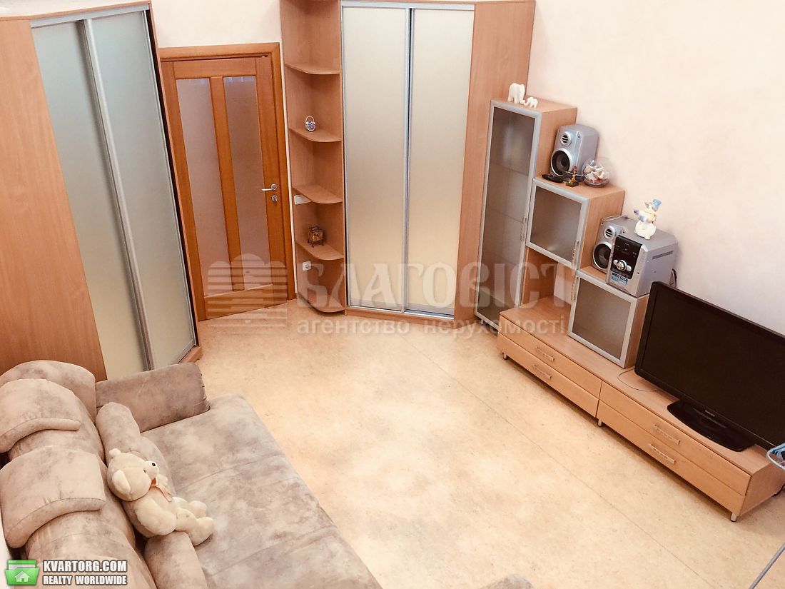 Rent out 2-room apartment. Киев,  Владимирская — photo 3