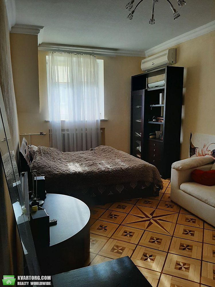 Sell 2-room apartment. Харьков, Площадь Конституции — photo 1